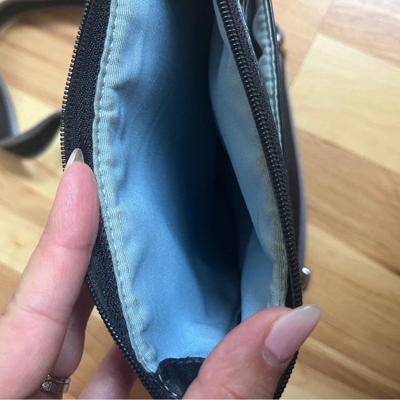 Coach monogram crossbody bag - great condition - Picture 3 of 3